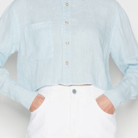 CHIC SALT CROP SHIRT WHITE // LIGHT BLUE - NADIA RAPTI