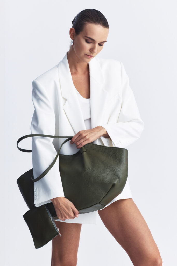 Lt_Gabi1301-683x1024 BLUSH ΔEΡΜΑΤΙΝΗ SHOPPER ΤΣΑΝΤΑ ΧΑΚΙ-LEATHER TWIST