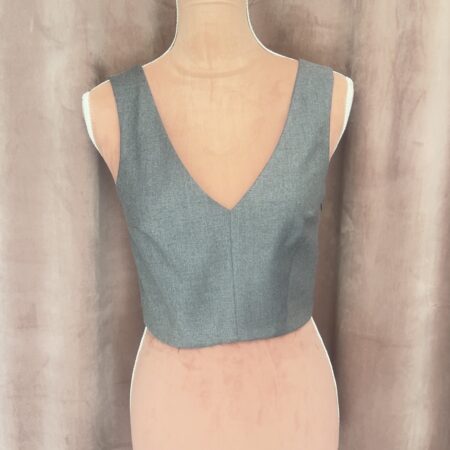 WHITE BOLD CROP TOP -CKONTOVA